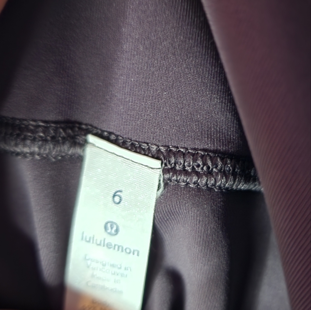 Lululemon Train Times Cropped Leggings In Black‎ Currant Size 6 - Picture 7 of 10